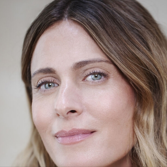 2/$35! Sisley L’Integral Anti-Age Eye and Lip Contour Cream - Picture 2 of 5